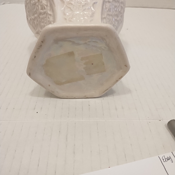 Ceramic Vase With 3 Flowers / 6.25” x 4” Floral Design White Vase - Picture 7 of 7